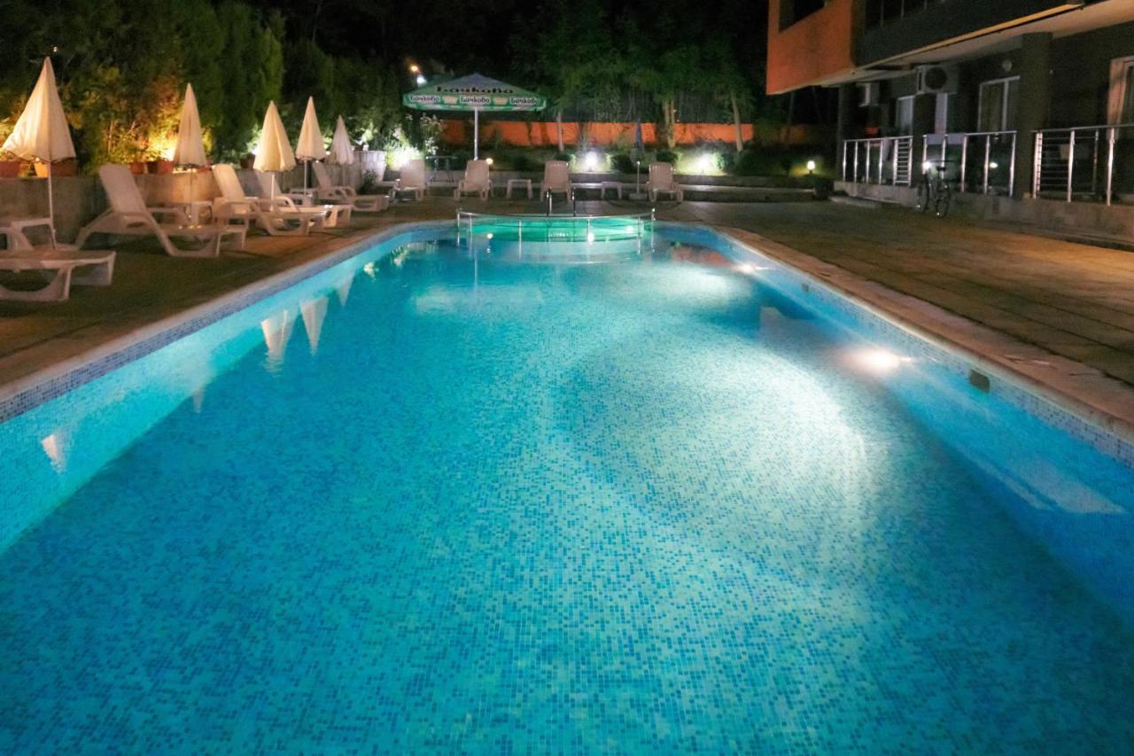 Hotel Sea Star Приморско Eksteriør billede